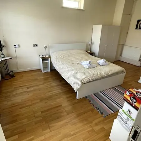 Whole Flat Close To Wembley Harrow Exterior photo