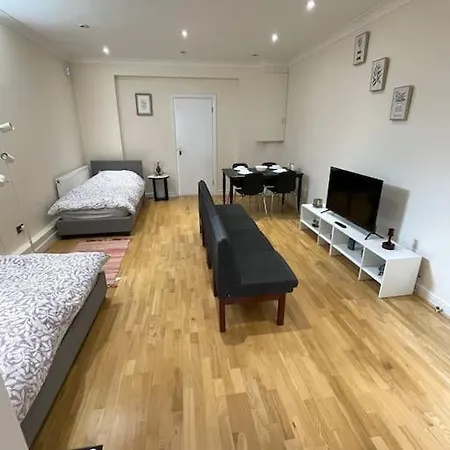 Whole Flat Close To Wembley Harrow Exterior photo