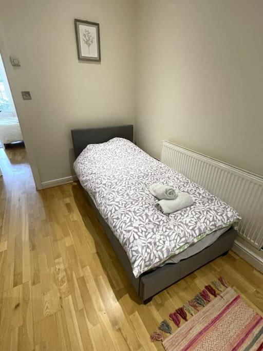 Apartment Whole Flat Close To Wembley Harrow
