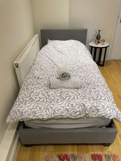 Whole Flat Close To Wembley Harrow