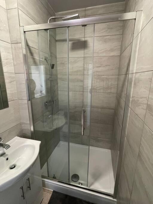 Whole Flat Close To Wembley Apartment Harrow