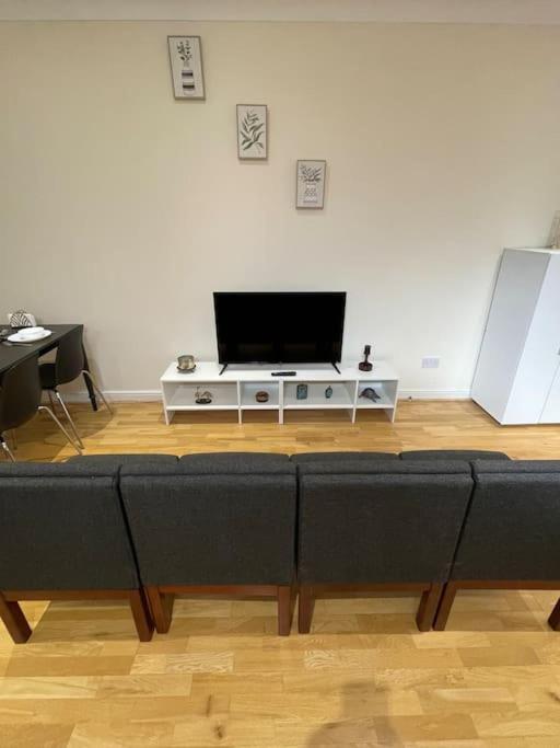Whole Flat Close To Wembley *
