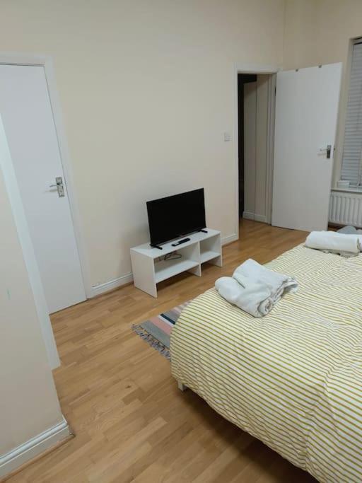Whole Flat Close To Wembley Harrow